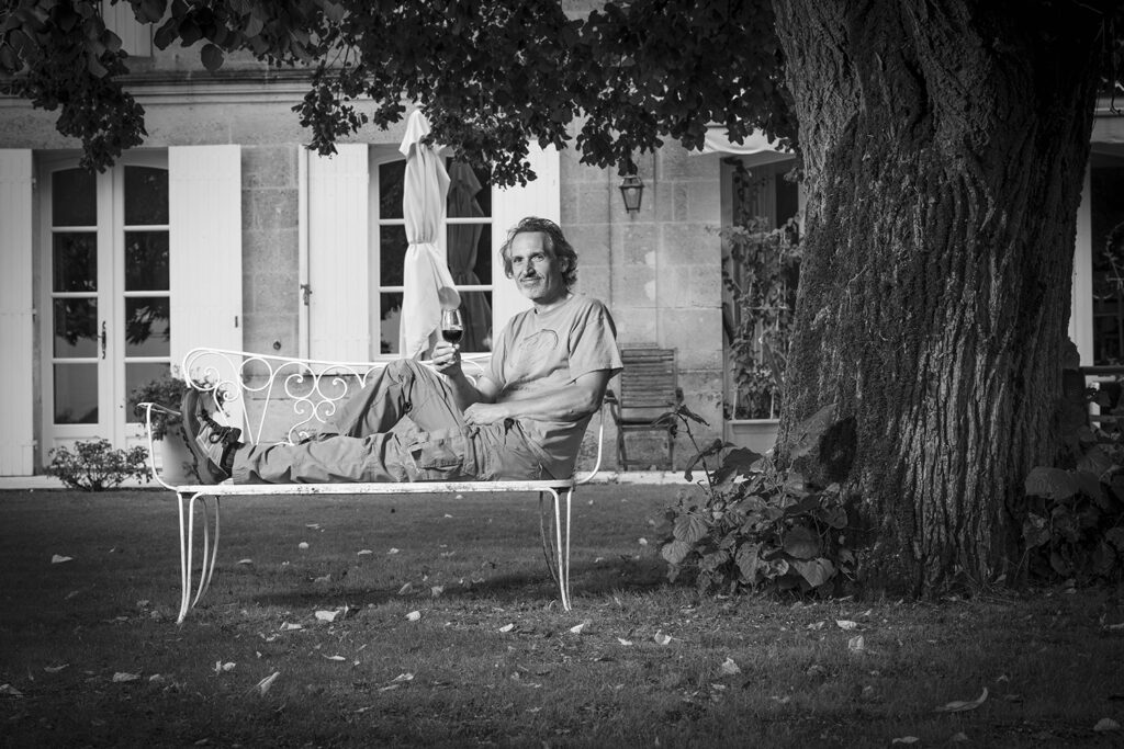 FRANCE, GIRONDE (33) PUGNAC, PHILIPPE BETSCHART, PROPRIETAIRE DU CHATEAU LES GRAVES DE VIAUD DANS LES COTES DE BOURG-SUR-GIRONDE, VIGNOBLE BORDELAIS