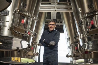 GIRONDE (33) SAINT-JULIEN-BEYCHEVELLE, FRANÇOIS-XAVIER MAROTEAUX PROPRIETAIRE DU CHATEAU BRANAIRE-DUCRU, APPELLATION SAINT-JULIEN, VIGNOBLE BORDELAIS // FRANCE, GIRONDE (33) FRANÇOIS-XAVIER MAROTEAUX OWNER OF SAINT-JULIEN-BEYCHEVELLE, AERIAL VIEW OF THE BRANAIRE-DUCRU CASTLE, SAINT-JULIEN APPELLATION, BORDEAUX VINEYARD