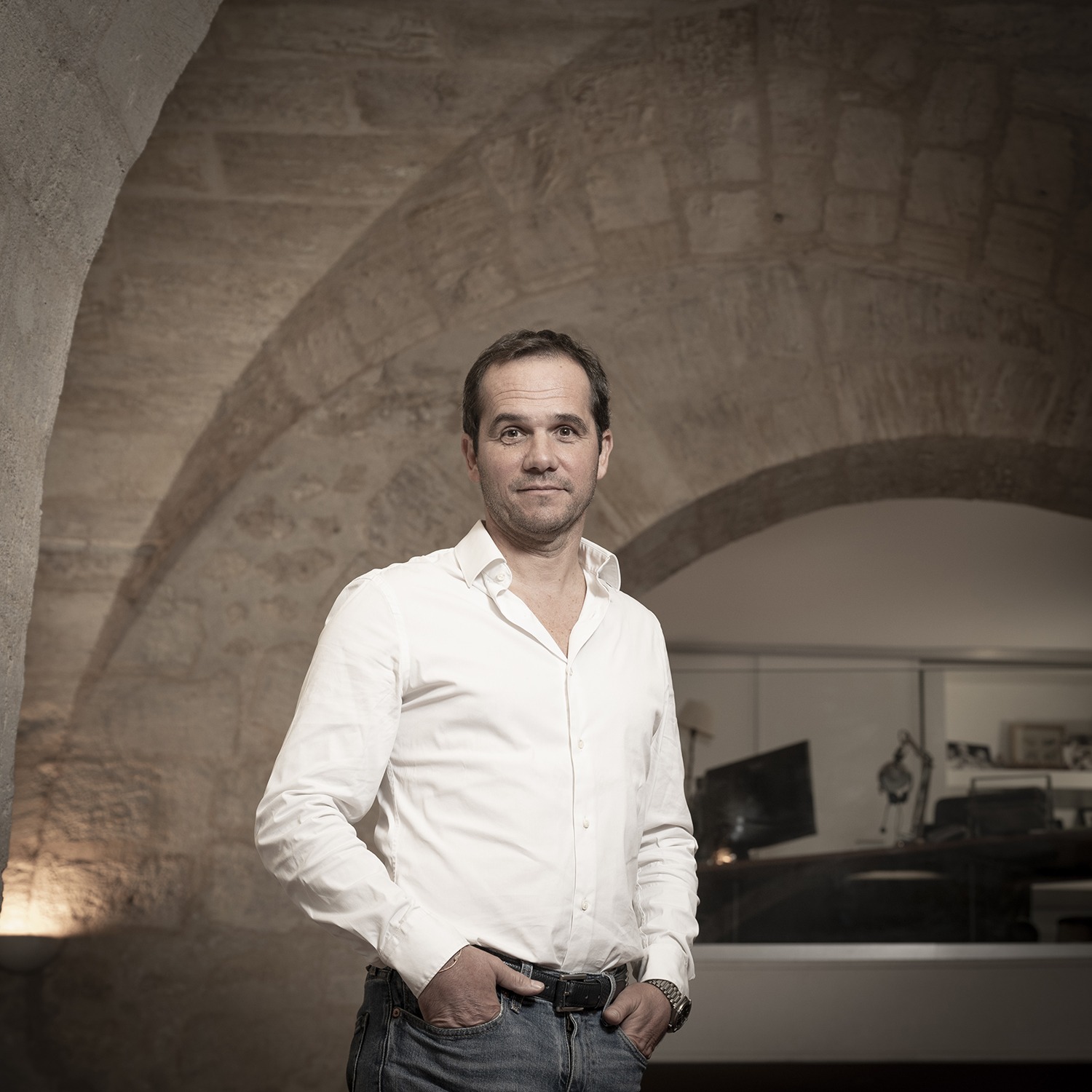 GIRONDE (33) BORDEAUX, NICOLAS BONNET, DIRECTEUR DE LA MAISON DE NEGOCE EN VIN BONNET ET ASSOCIES // FRANCE, GIRONDE (33) BORDEAUX, NICOLAS BONNET, OWNER OF THE WINE TRADING HOUSE BONNET ET ASSOCIES