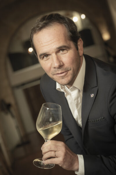 GIRONDE (33) BORDEAUX, NICOLAS BONNET, DIRECTEUR DE LA MAISON DE NEGOCE EN VIN BONNET ET ASSOCIES // FRANCE, GIRONDE (33) BORDEAUX, NICOLAS BONNET, OWNER OF THE WINE TRADING HOUSE BONNET ET ASSOCIES