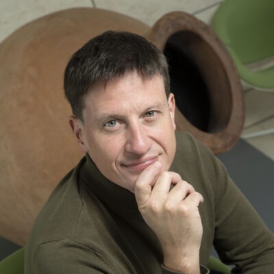 GIRONDE (33) VILLENAVE D'ORNON, AXEL MARCHAL, ENSEIGNANT-CHERCHEUR EN OENOLOGIE A L'ISVV, INSTITUT SUPERIEUR DE LA VIGNE ET DU VIN // FRANCE, GIRONDE (33) VILLENAVE D'ORNON, AXEL MARCHAL, TEACHER-RESEARCHER IN OENOLOGY AT THE ISVV, INSTITUT SUPERIEUR DE LA VIGNE ET DU VIN (HIGHER INSTITUTE OF VINE AND WINE)